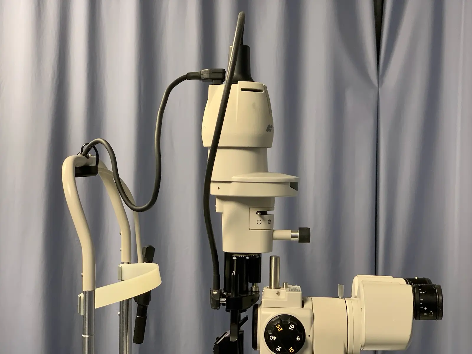 Topcon SL-D7 Class I Slit Lamp w DC-1 Digital Camera Unit & Tonometer Mount