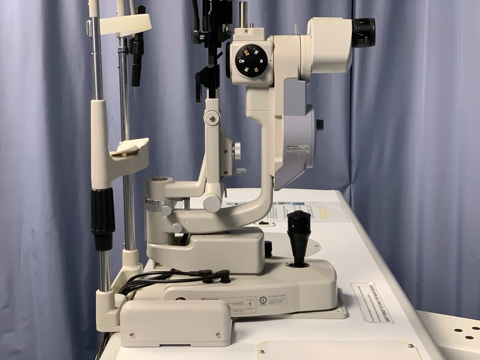 Topcon SL-D7 Class I Slit Lamp w DC-1 Digital Camera Unit & Tonometer Mount