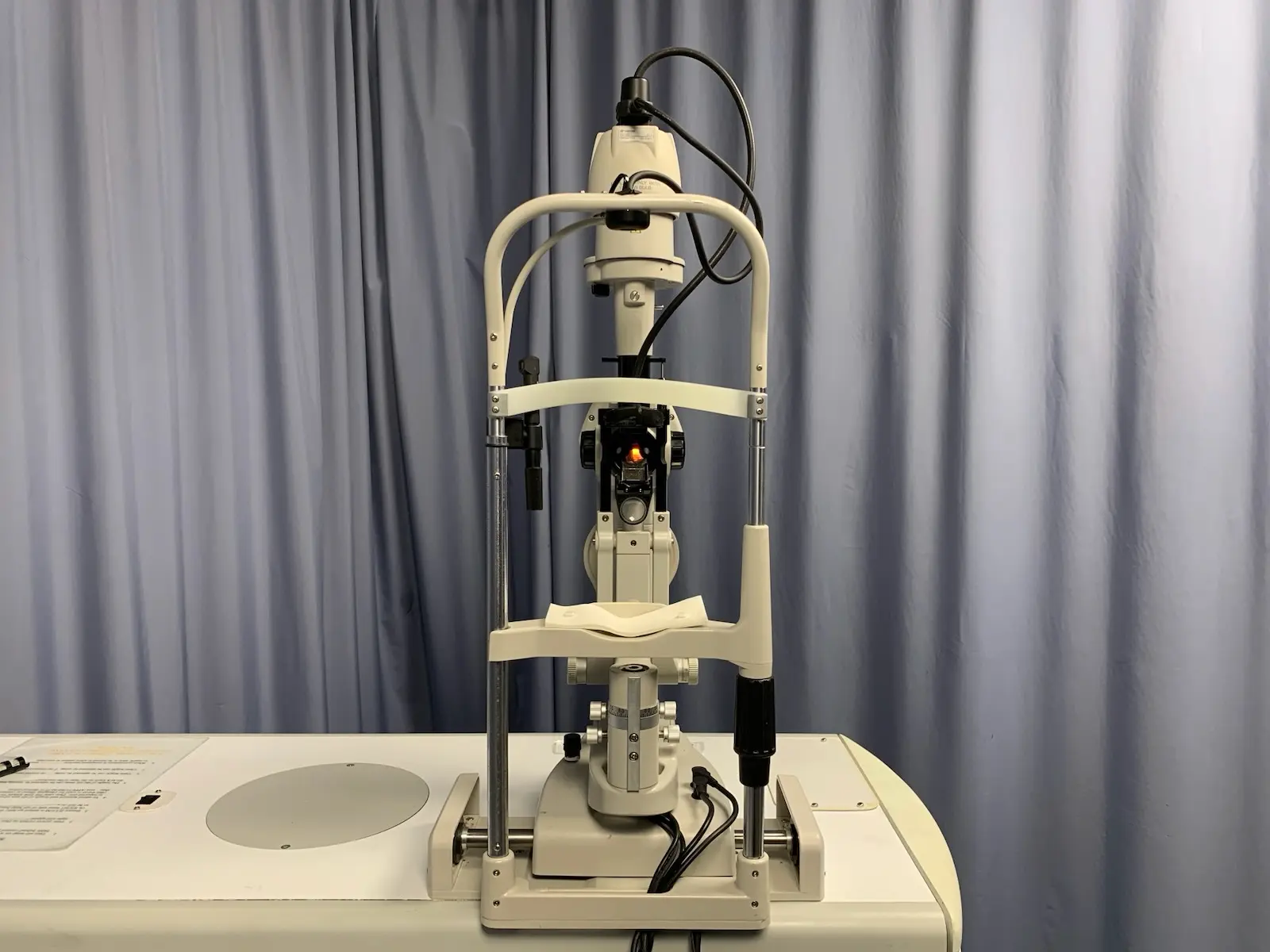 Topcon SL-D7 Class I Slit Lamp w DC-1 Digital Camera Unit & Tonometer Mount