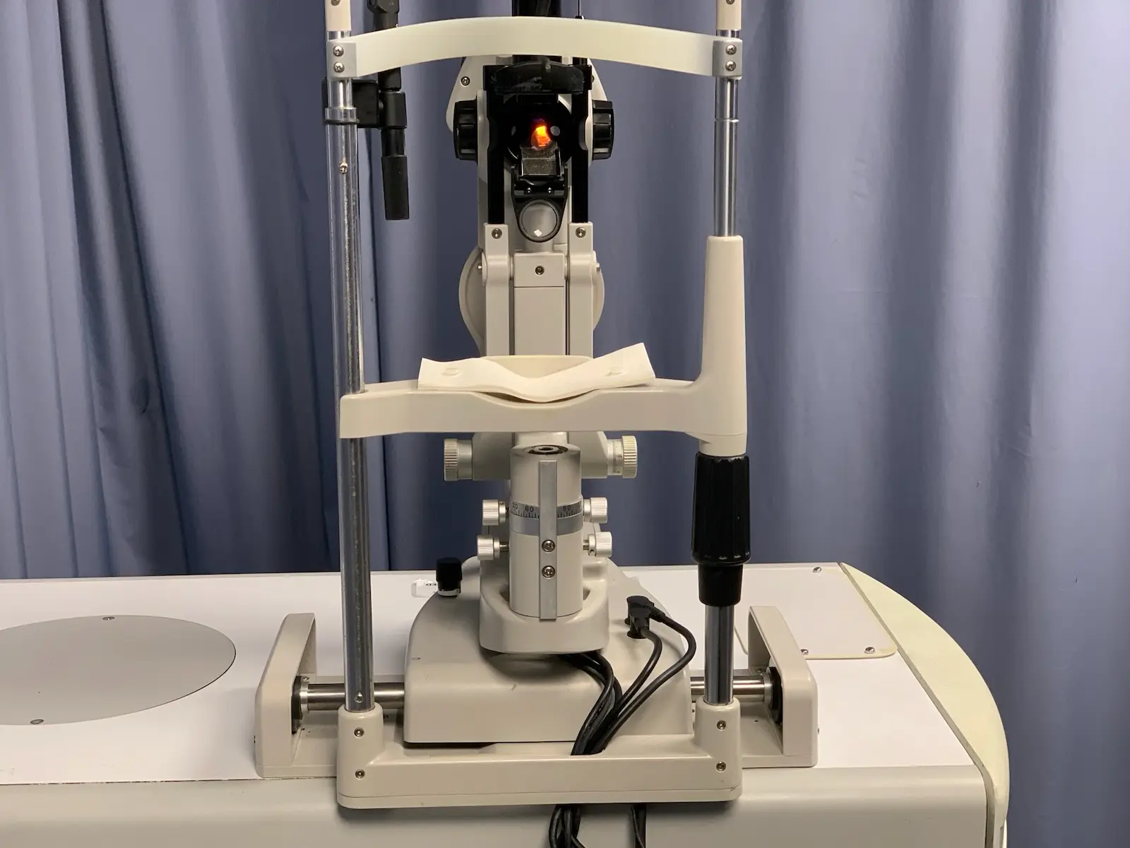 Topcon SL-D7 Class I Slit Lamp w DC-1 Digital Camera Unit & Tonometer Mount