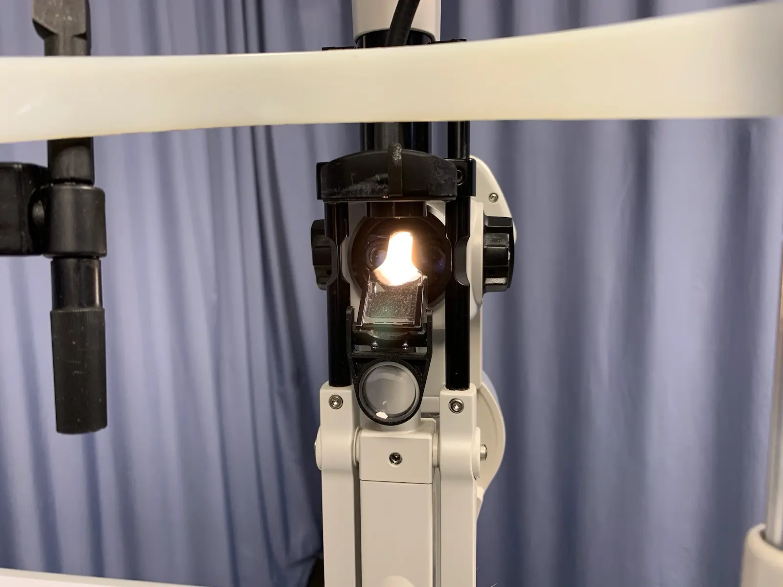 Topcon SL-D7 Class I Slit Lamp w DC-1 Digital Camera Unit & Tonometer Mount
