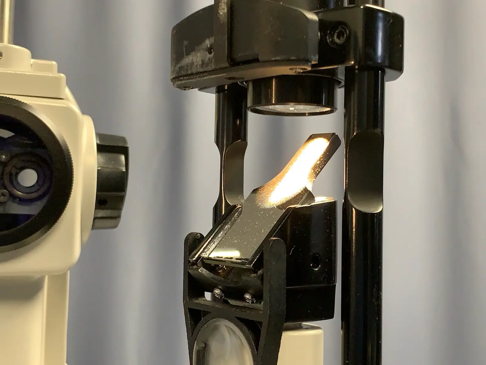 Topcon SL-D7 Class I Slit Lamp w DC-1 Digital Camera Unit & Tonometer Mount