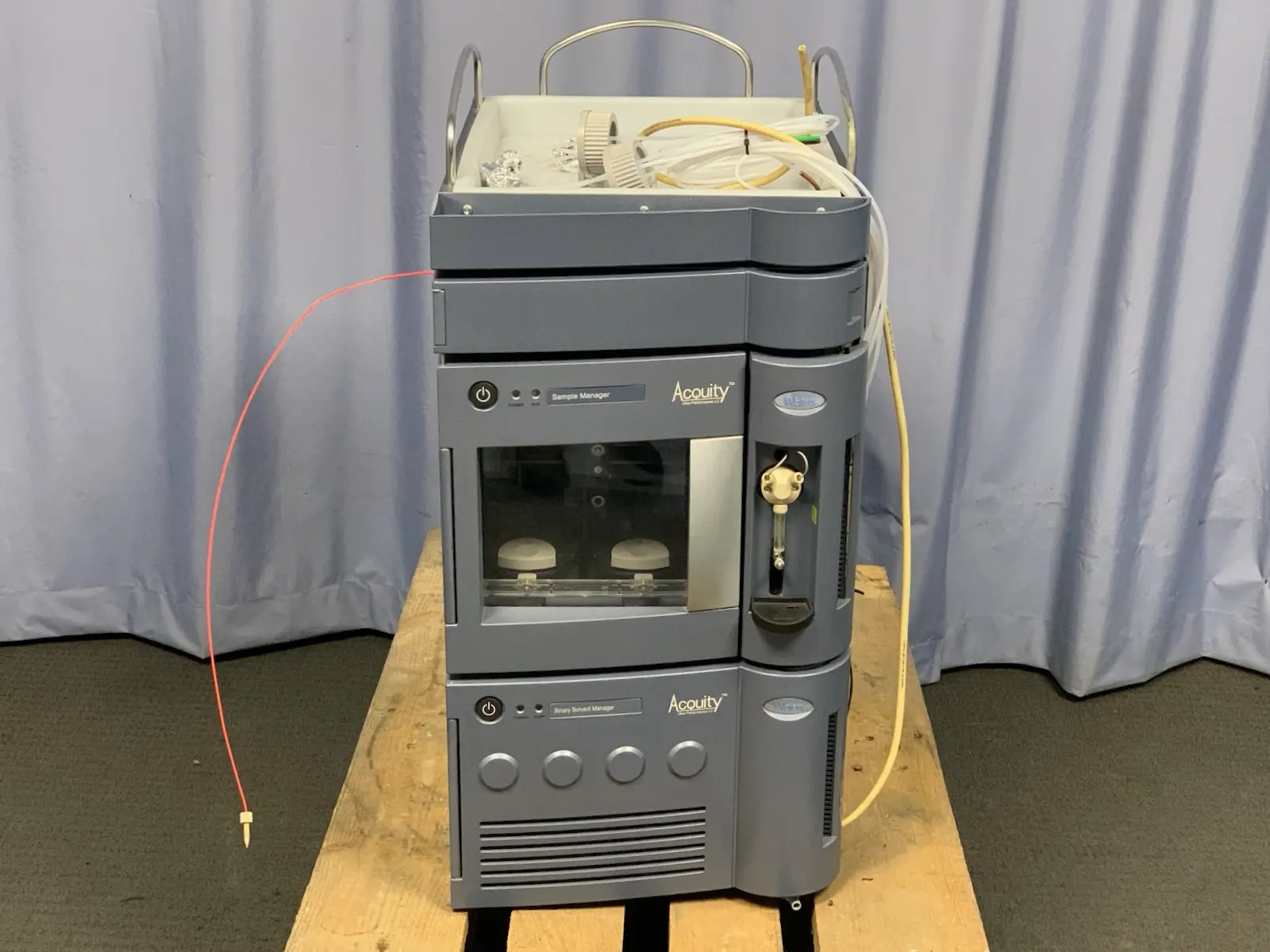 Waters Acquity UPLC System w Sample 186015005 & Binary Solvent 186015001 Manager