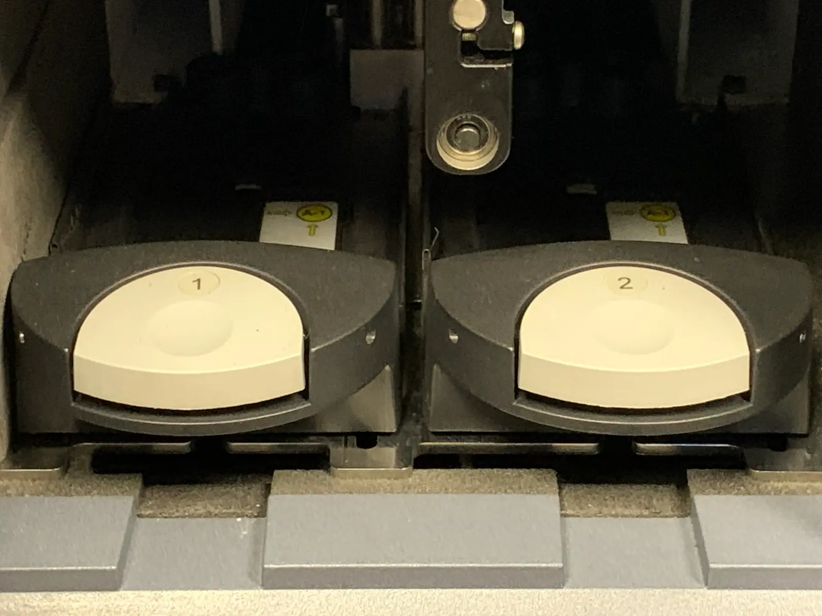 Waters Acquity UPLC System w Sample 186015005 & Binary Solvent 186015001 Manager - Image 12