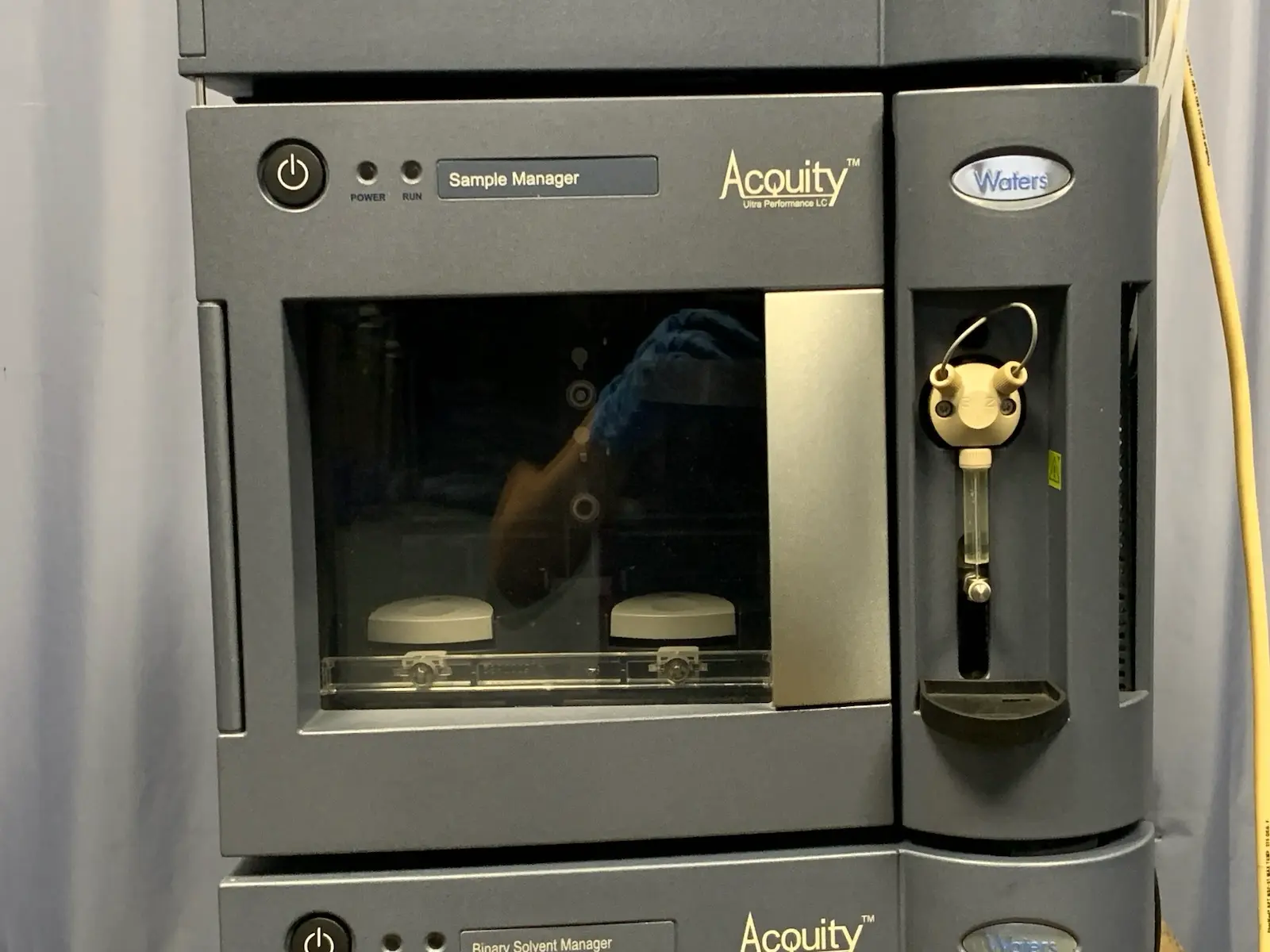 Waters Acquity UPLC System w Sample 186015005 & Binary Solvent 186015001 Manager - Image 16