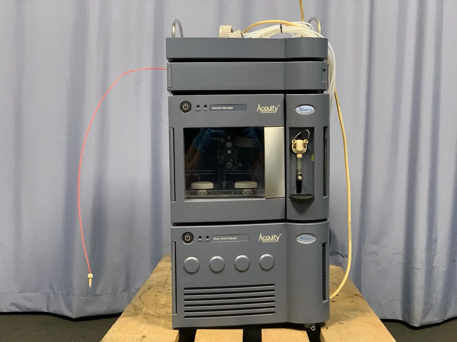 Waters Acquity UPLC System w Sample 186015005 & Binary Solvent 186015001 Manager - Image 2