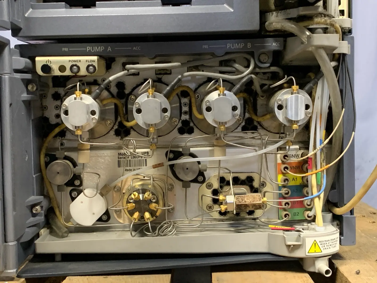 Waters Acquity UPLC System w Sample 186015005 & Binary Solvent 186015001 Manager - Image 8