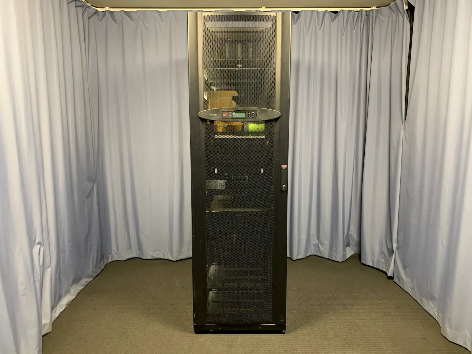 APC Symmetra PX 48kW Scalable 3-Phase 400V UPS Enclosure Frame SYCF48KH 42U