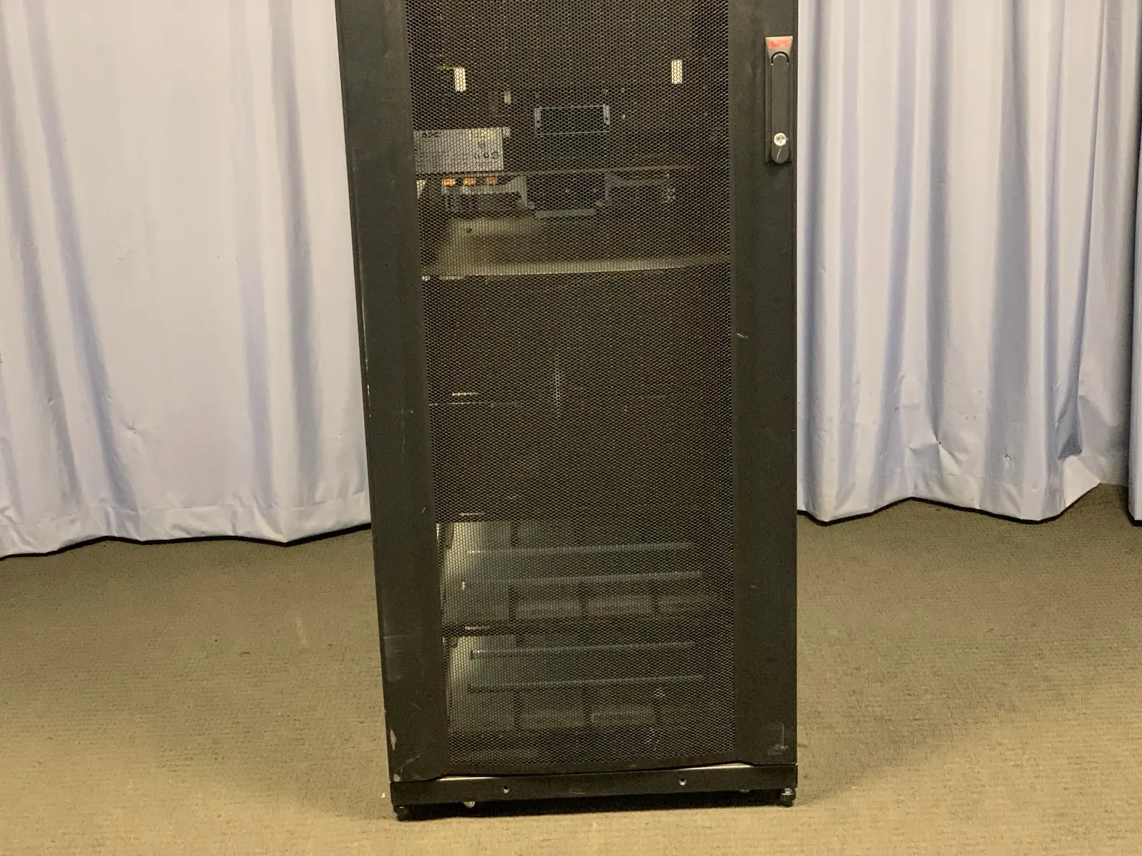 APC Symmetra PX 48kW Scalable 3-Phase 400V UPS Enclosure Frame SYCF48KH 42U