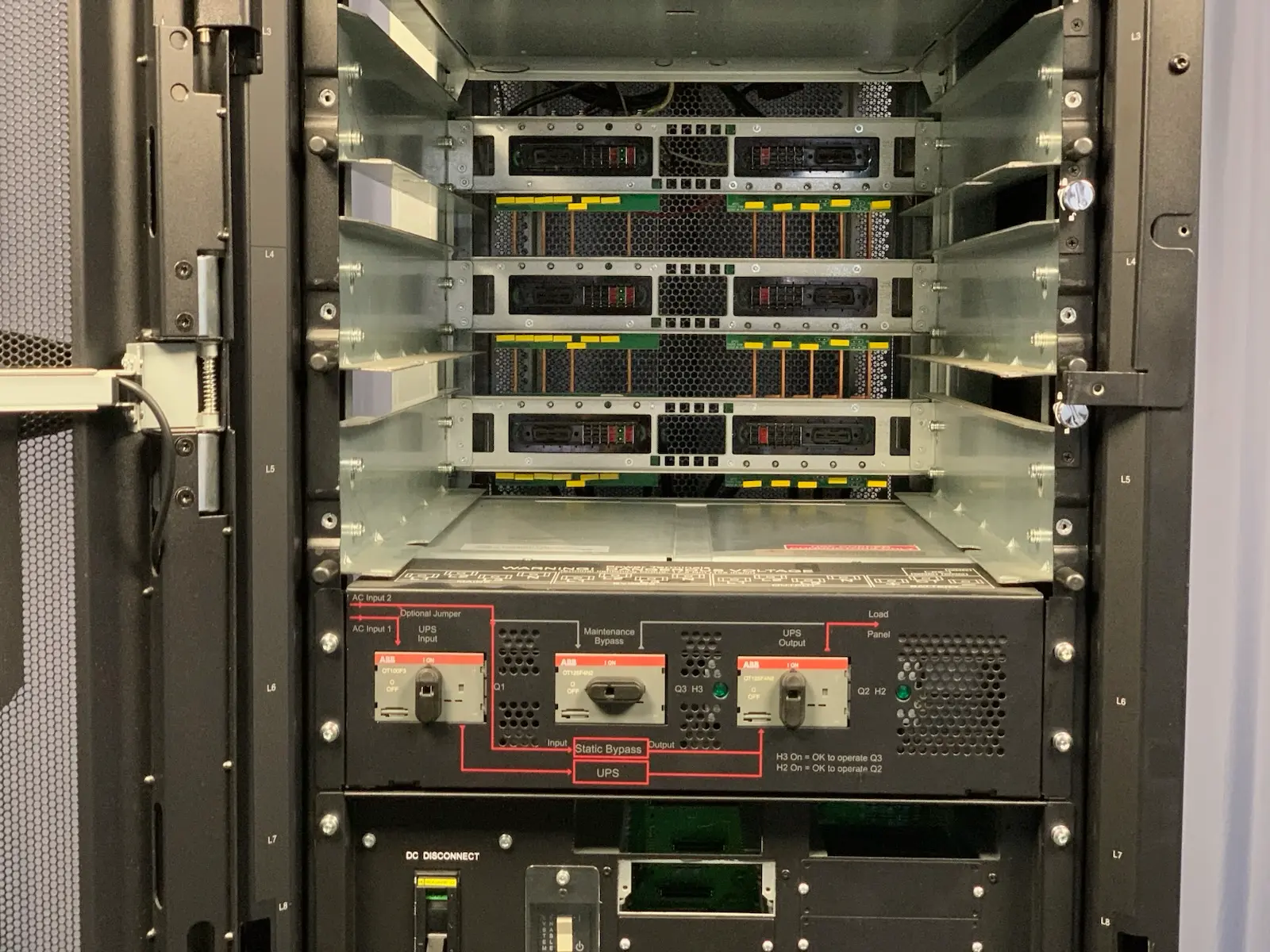 APC Symmetra PX 48kW Scalable 3-Phase 400V UPS Enclosure Frame SYCF48KH 42U