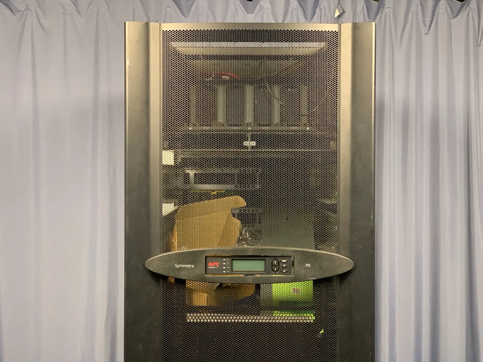 APC Symmetra PX 48kW Scalable 3-Phase 400V UPS Enclosure Frame SYCF48KH 42U