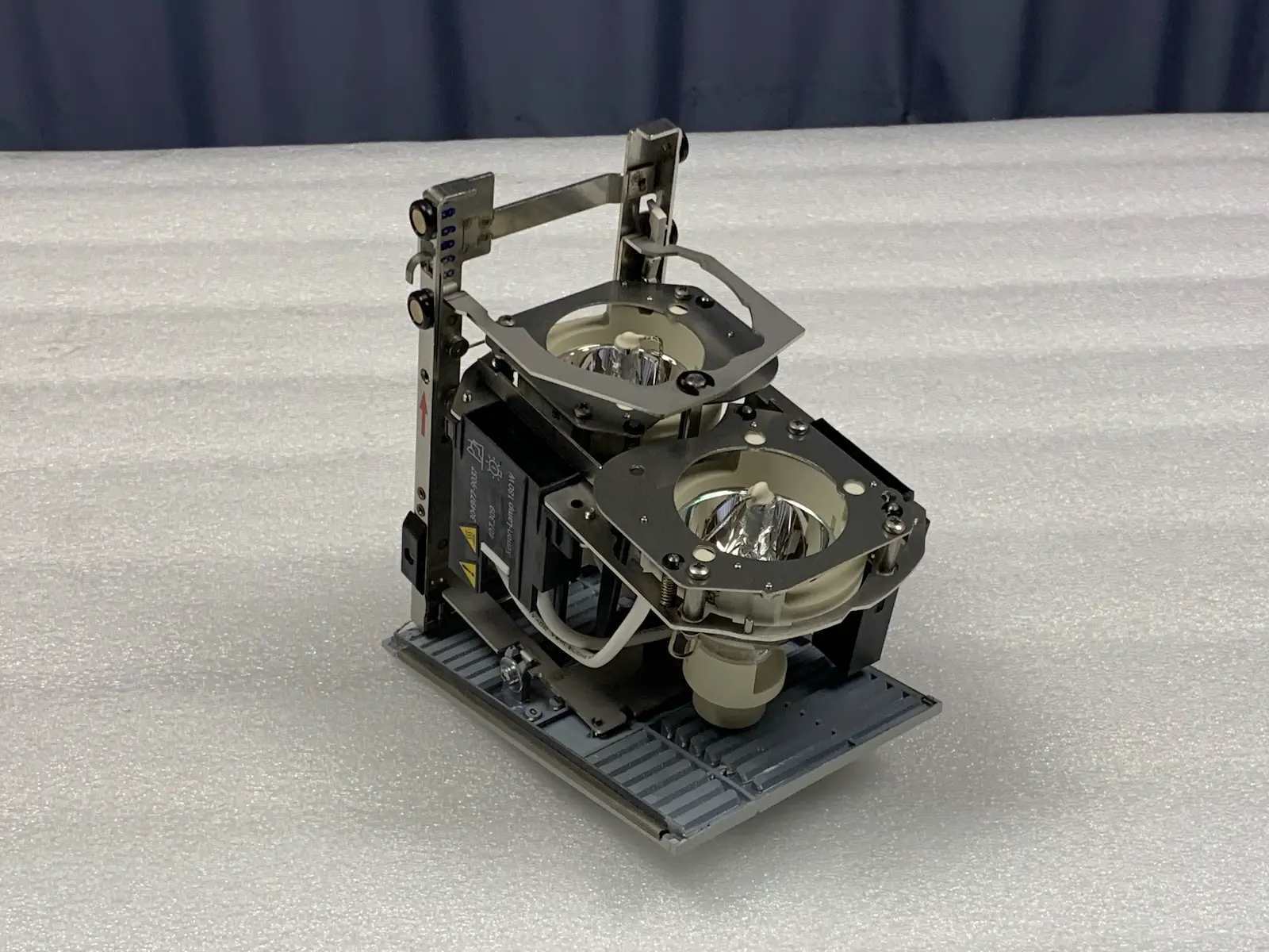 Carl Zeiss 304977-9037-000 Xenon Lamp Module 180W for OPMI Lumera 700 S8