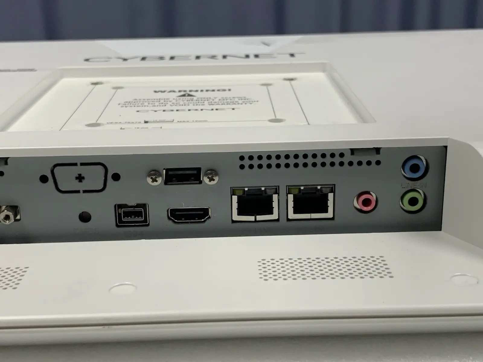 Cybernet CyberMed-C22 22" Medical Grade Touchscreen AIO All-in-One PC