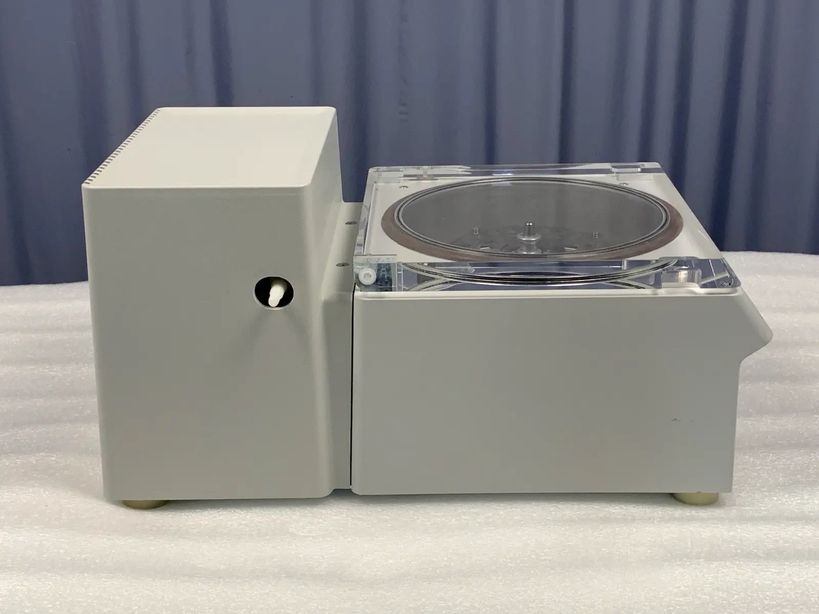 Eppendorf Concentrator 5301 Vacufuge Vacuum System w/ F45-24-12 Rotor & Manuals