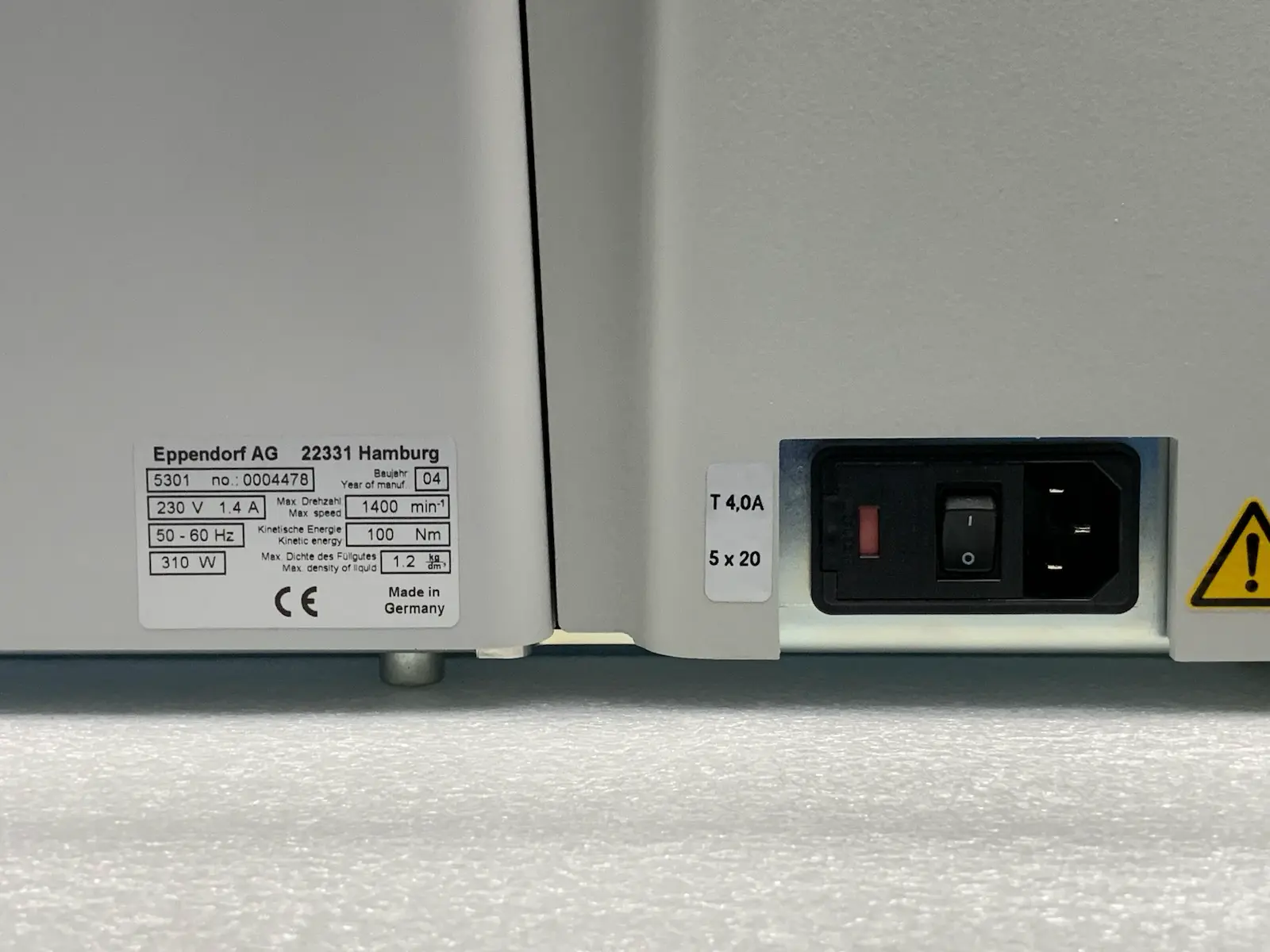 Eppendorf Concentrator 5301 Vacufuge Vacuum System w/ F45-24-12 Rotor & Manuals