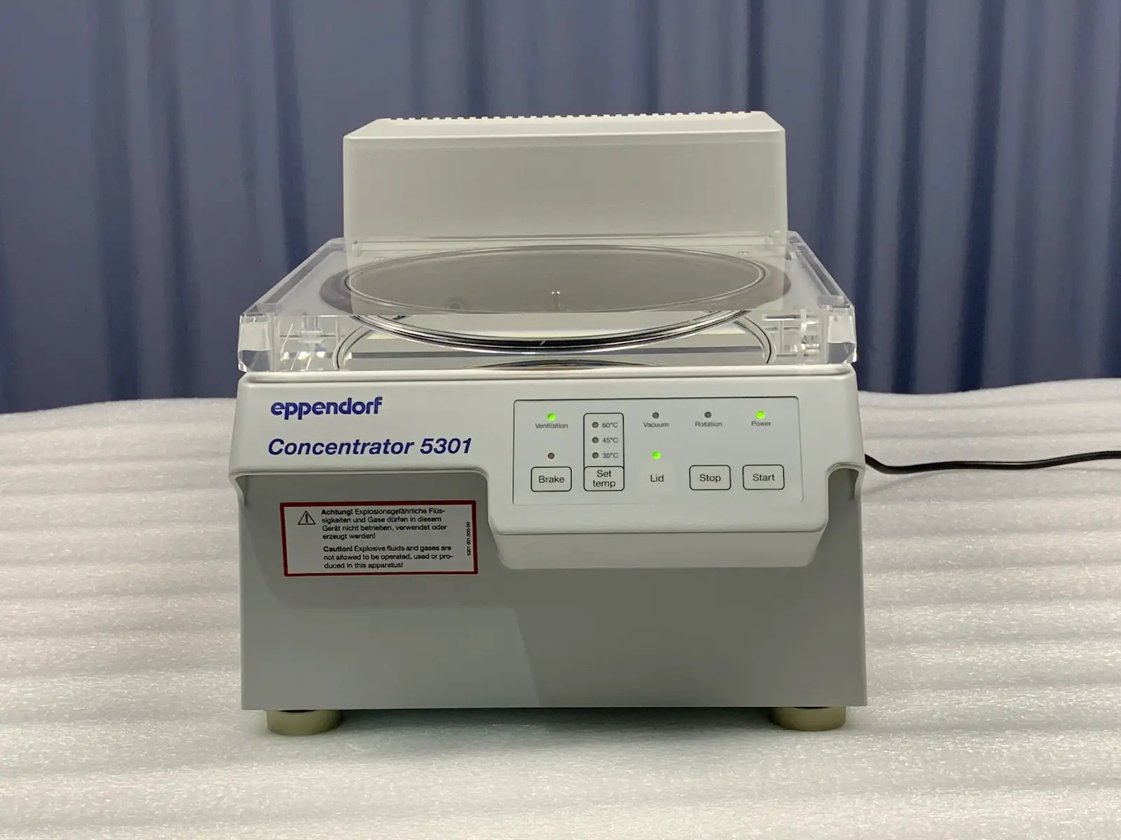 Eppendorf Concentrator 5301 Vacufuge Vacuum System w/ F45-24-12 Rotor & Manuals