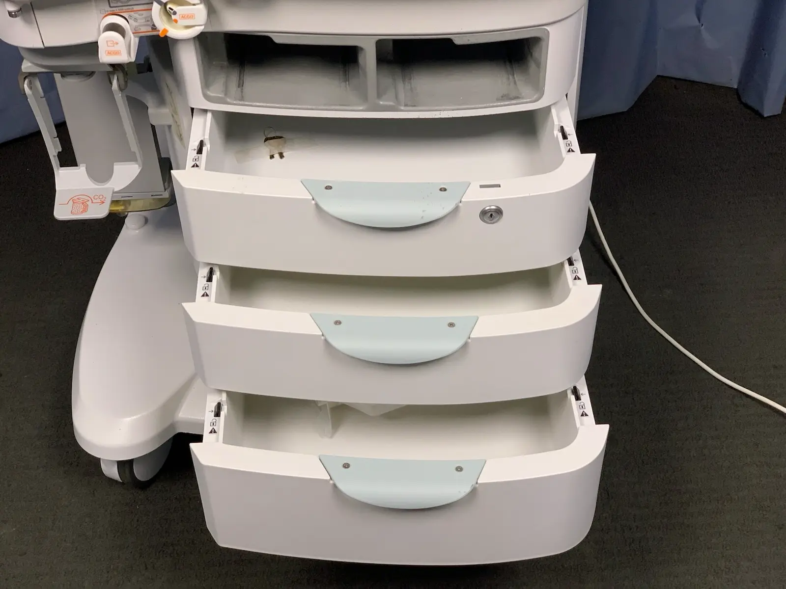 GE Datex Ohmeda Aisys CS2 Anesthesia Carestation w Accs 1011-9050-000