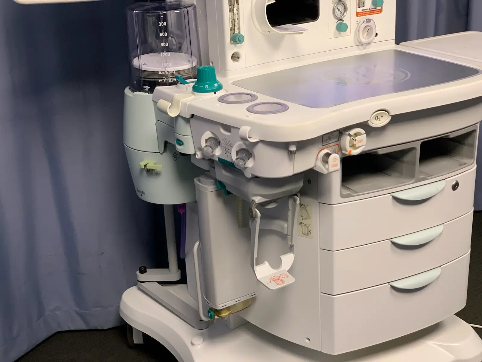 GE Datex Ohmeda Aisys CS2 Anesthesia Carestation w Accs 1011-9050-000