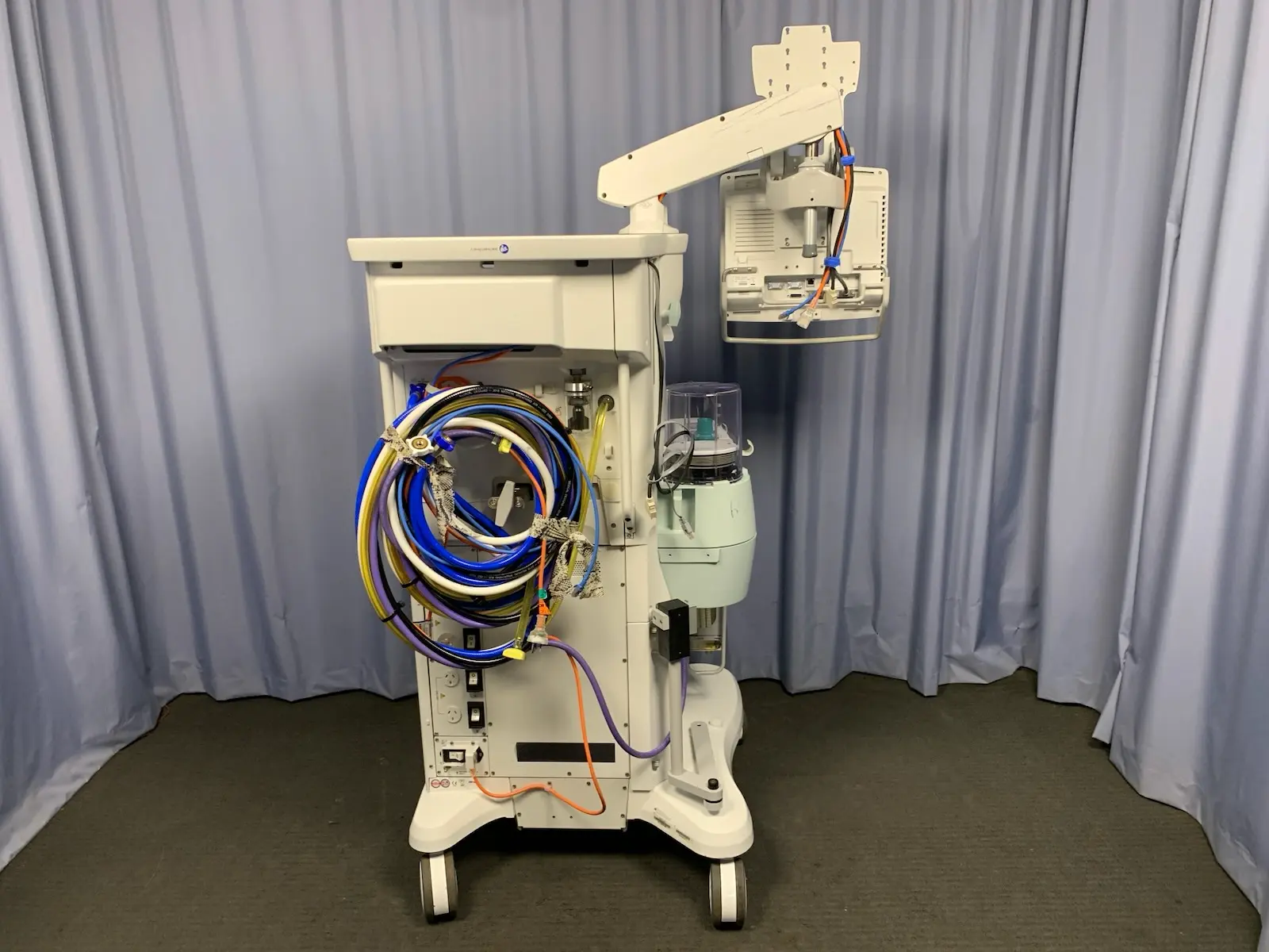 GE Datex Ohmeda Aisys CS2 Anesthesia Carestation w Accs 1011-9050-000