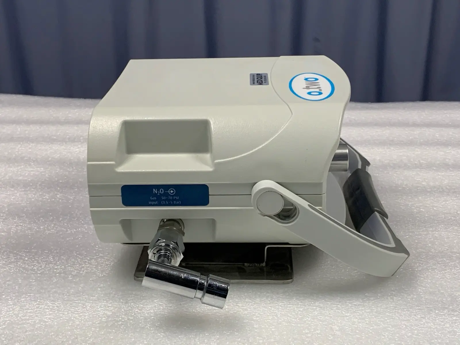 O-Two Equinox Advantage w Hoses & Accessories