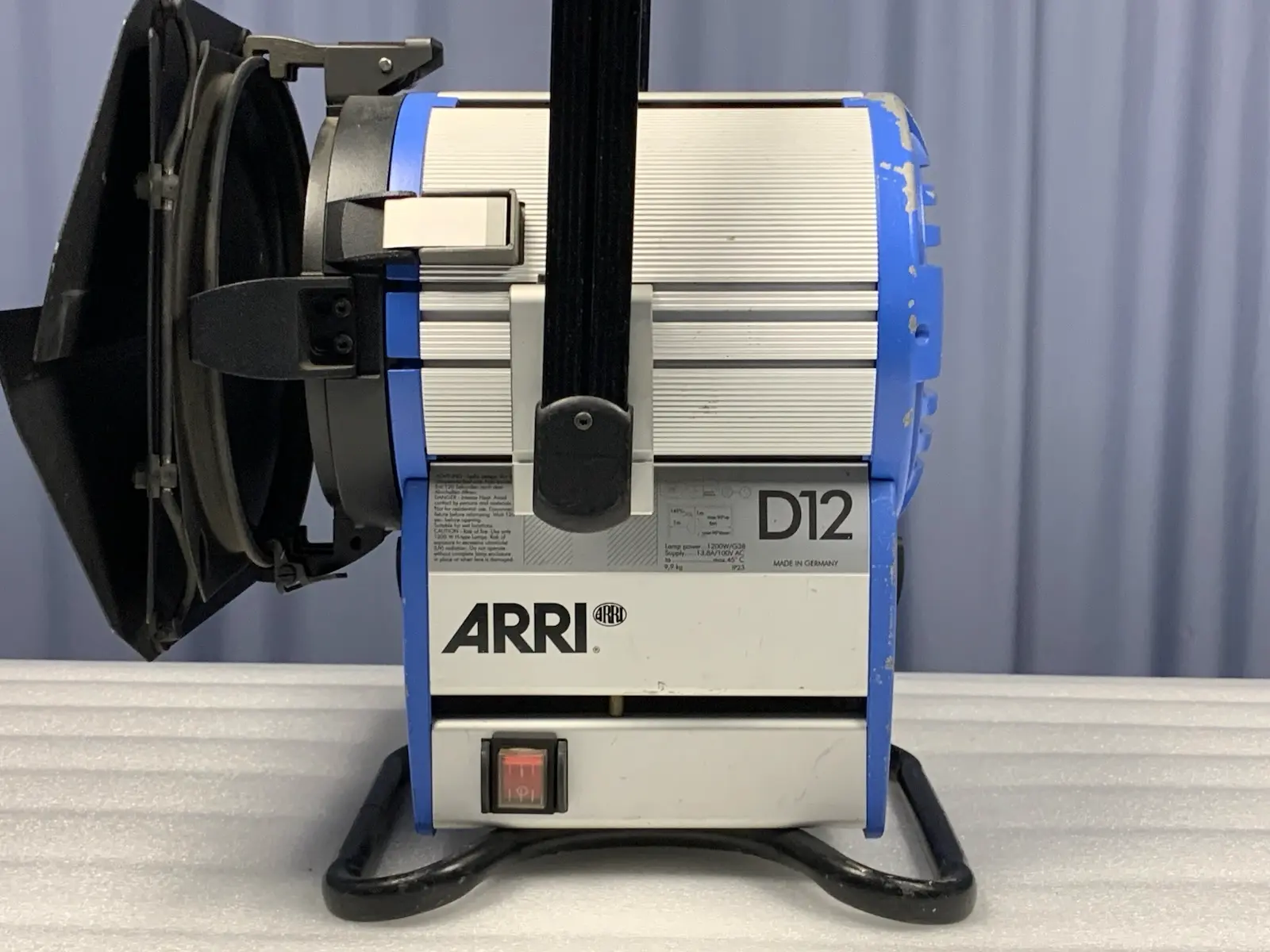 ARRI Daylight D12 Professional Film Studio HMI 1200W Fresnel Head Light