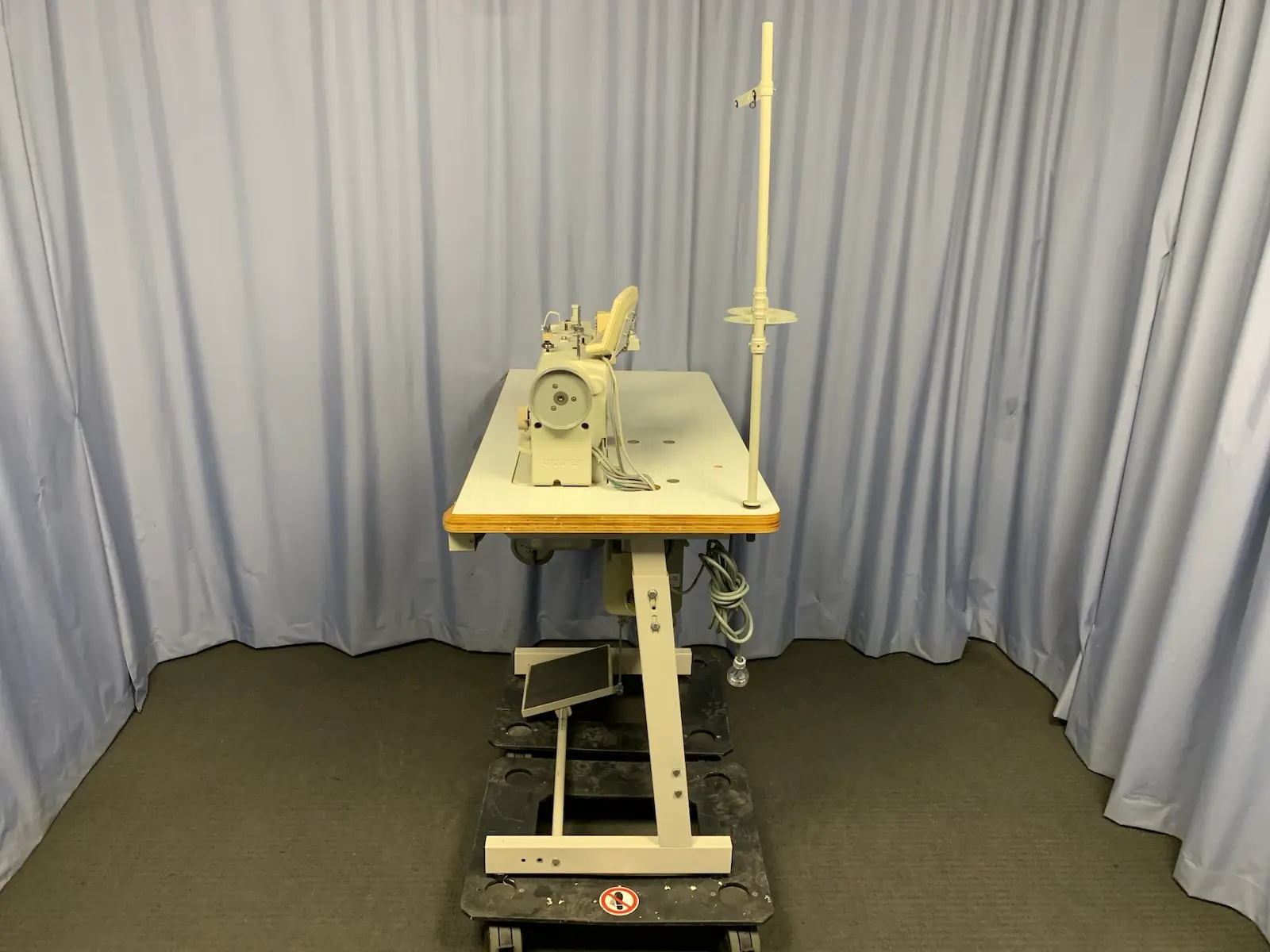 Brother S-7200A Industrial Direct Drive Lockstitch Sewing Machine