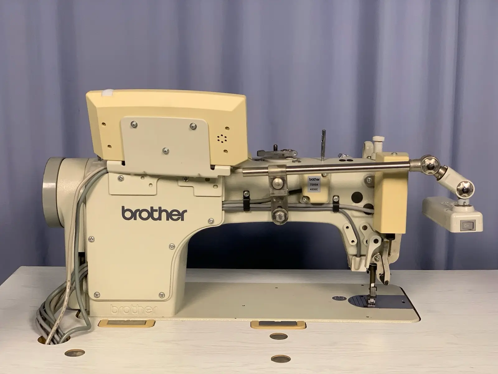 Brother S-7200A Industrial Direct Drive Lockstitch Sewing Machine