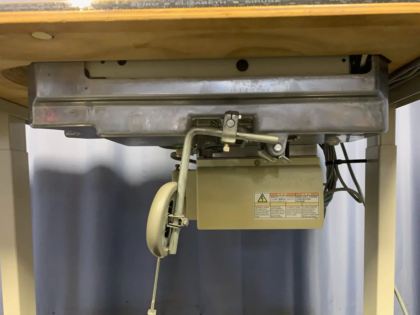 Brother S-7200A Industrial Direct Drive Lockstitch Sewing Machine