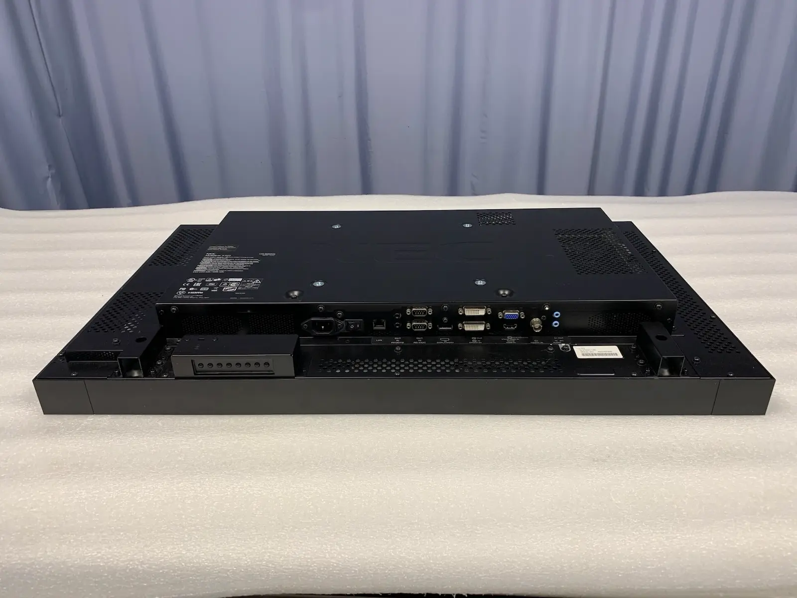 NEC MultiSync V323 32" LED Commercial Monitor + Integrated Intel OPS PC - FHD