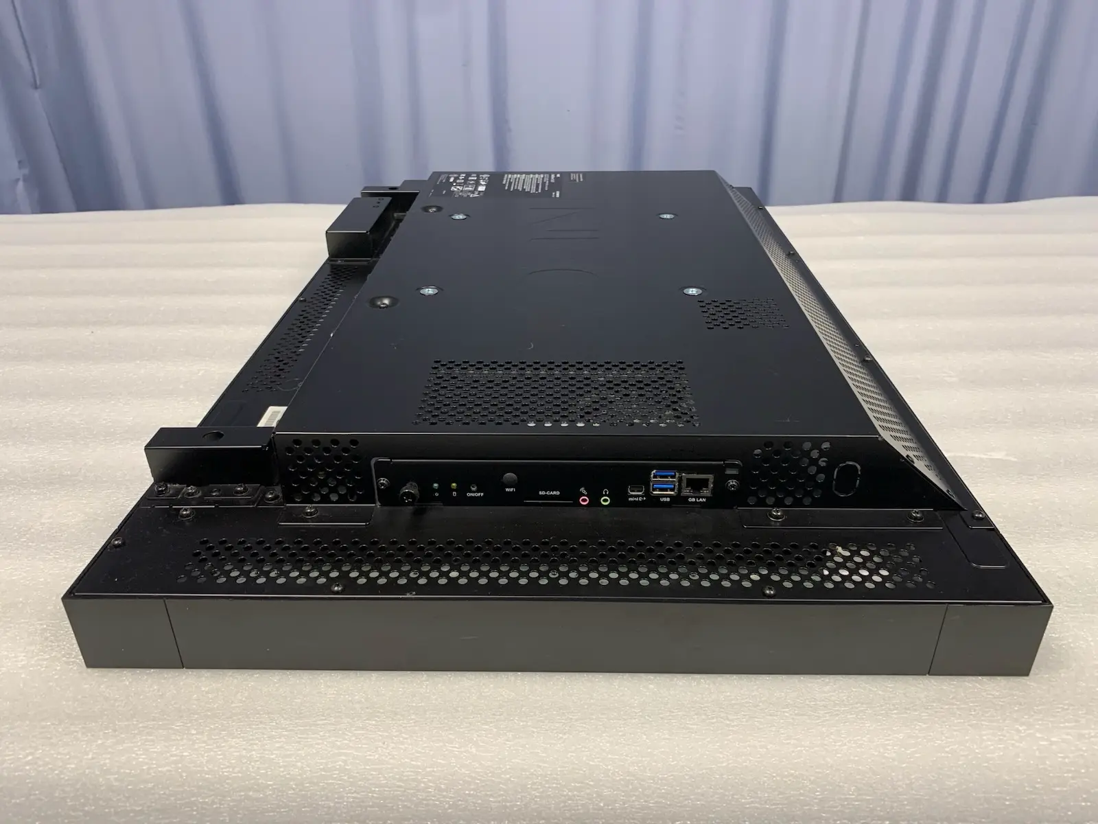 NEC MultiSync V323 32" LED Commercial Monitor + Integrated Intel OPS PC - FHD