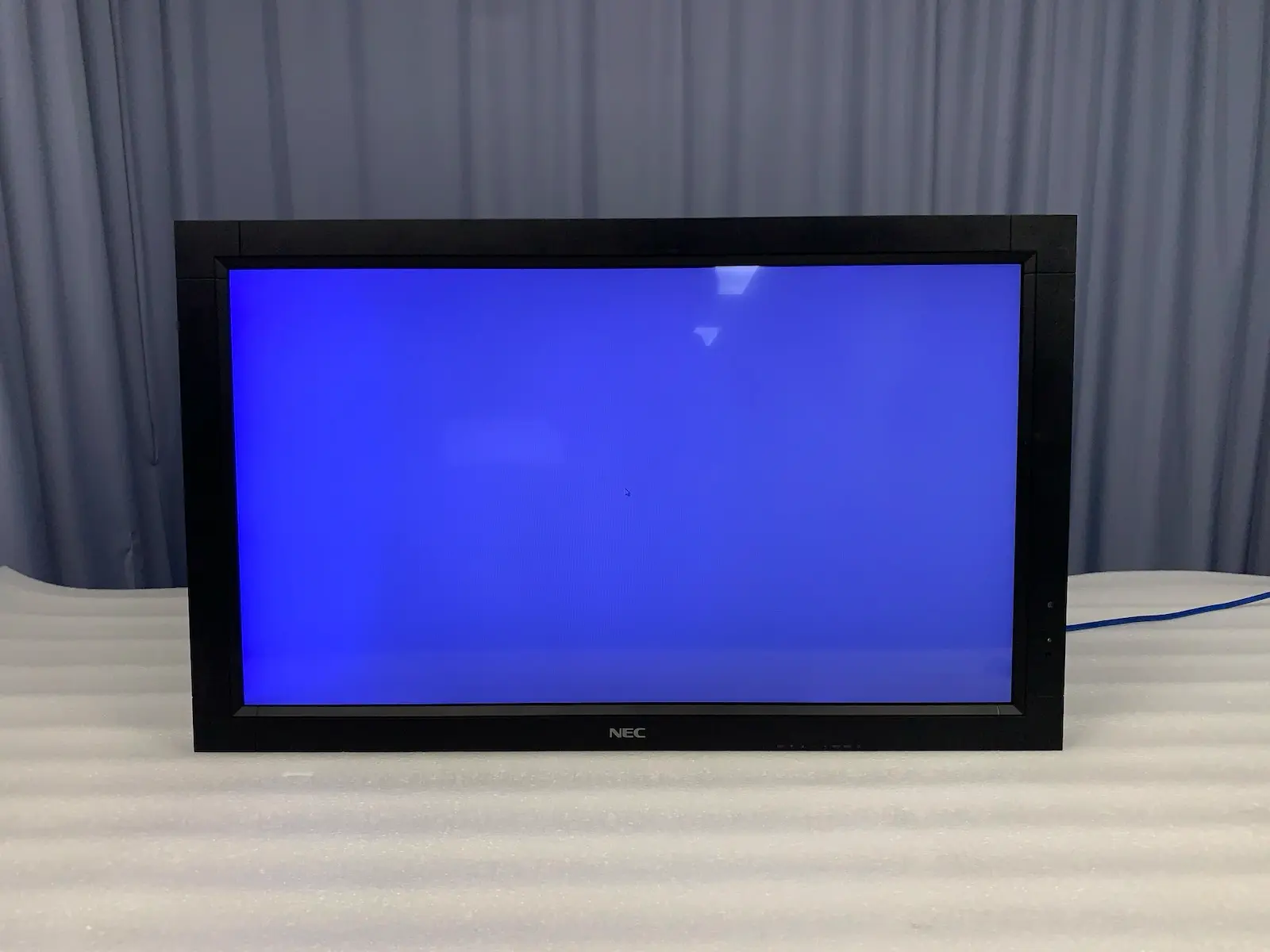 NEC MultiSync V323 32" LED Commercial Monitor + Integrated Intel OPS PC - FHD